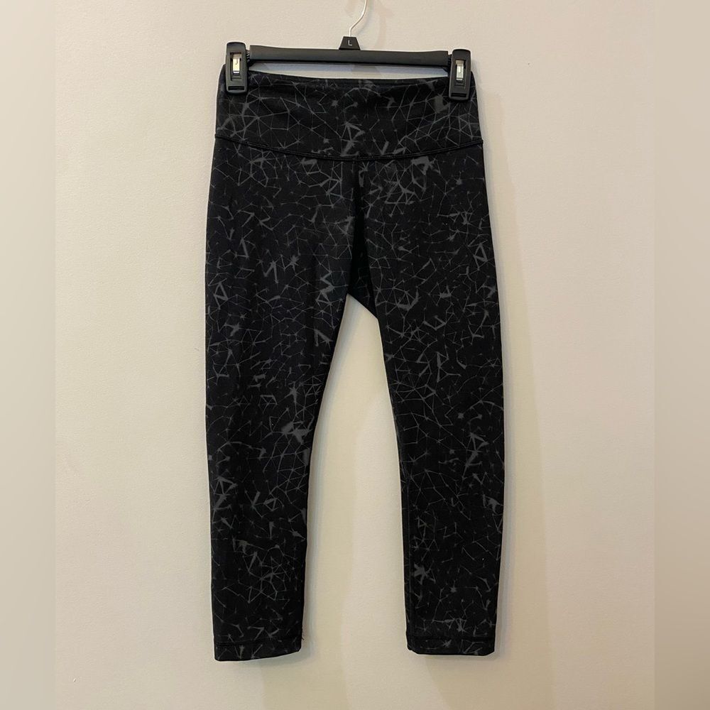 Lululemon Wunder Under Capri Activewear Leggings Women Size 4